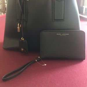 NWOT Marc Jacobs wristlet/wallet